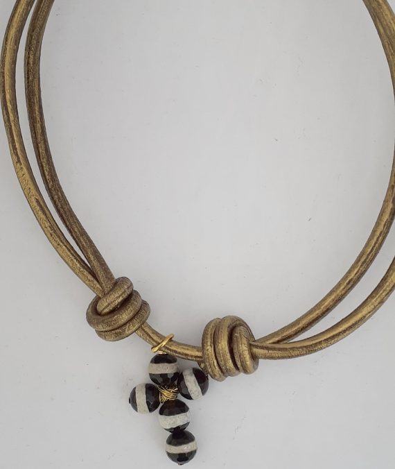 Gargantilla Cuero Cruz